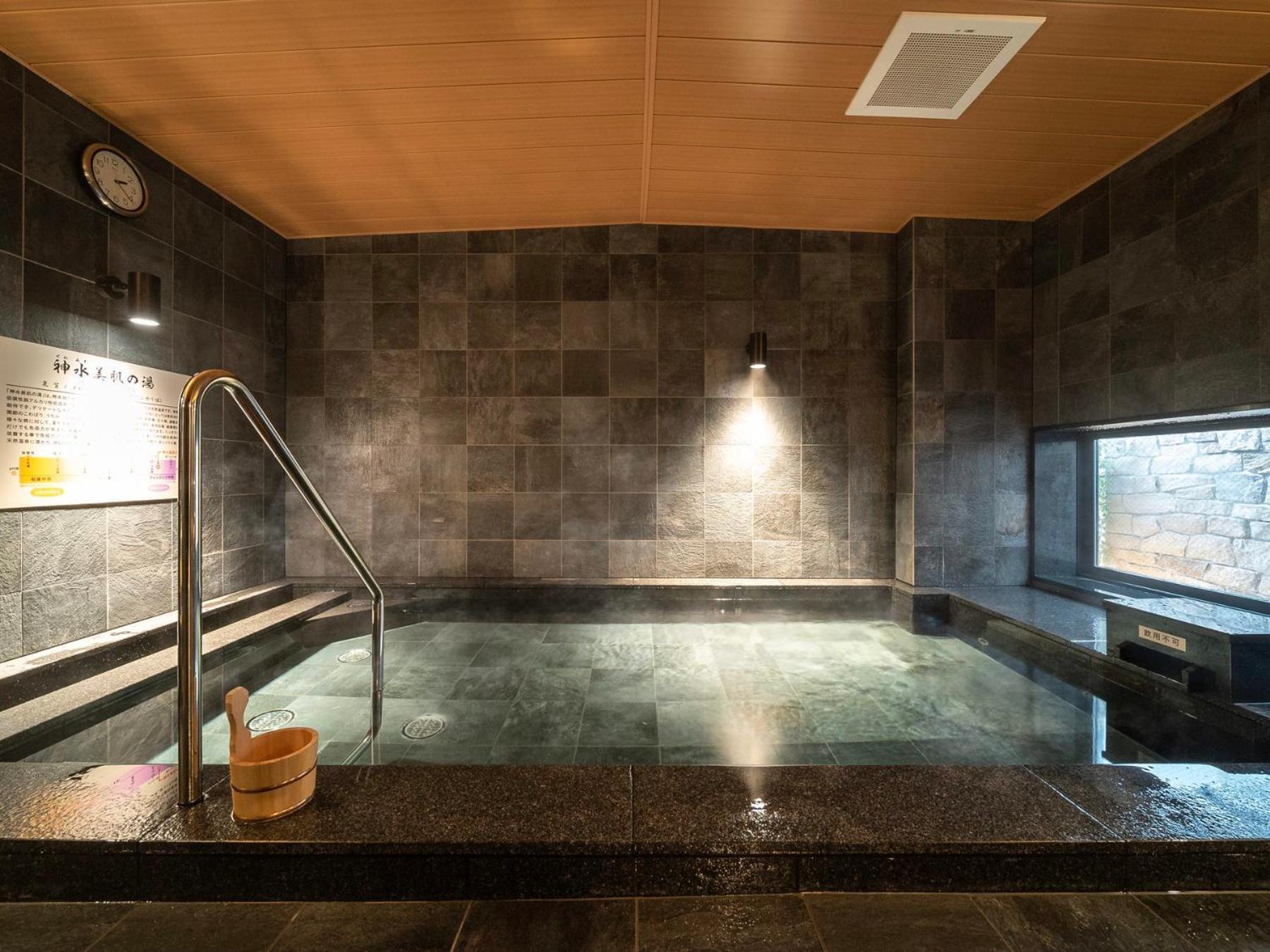 Super Hotel Kumamoto Ekimae Natural Hot Springs Ngoại thất bức ảnh
